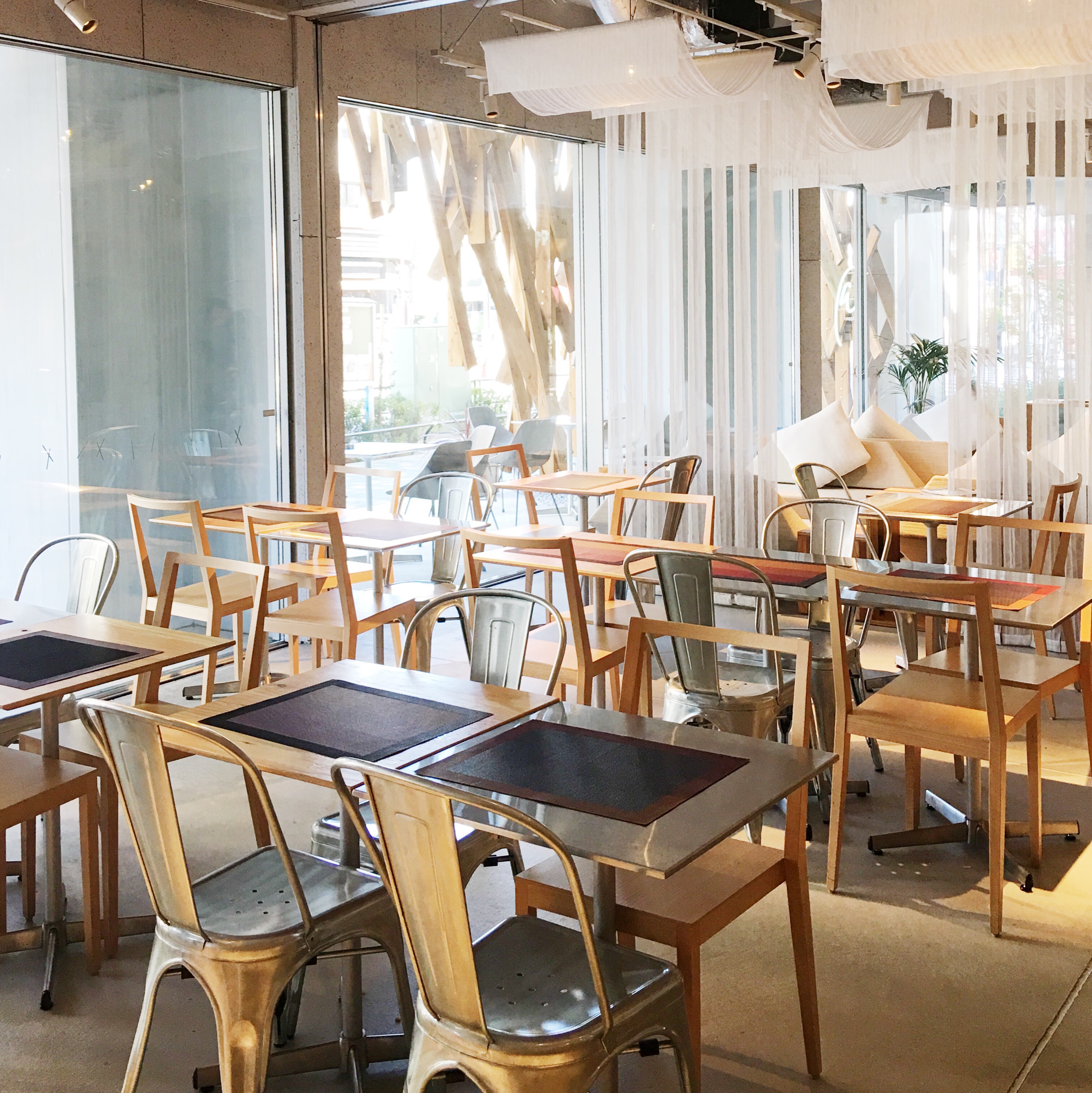 ONE@Tokyo Lobbycafeの内装